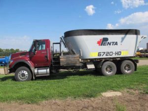 Penta 6720 vertical mixer truck mount | Farm Equipment>Mixers>Vertical Feed Mixers - 1