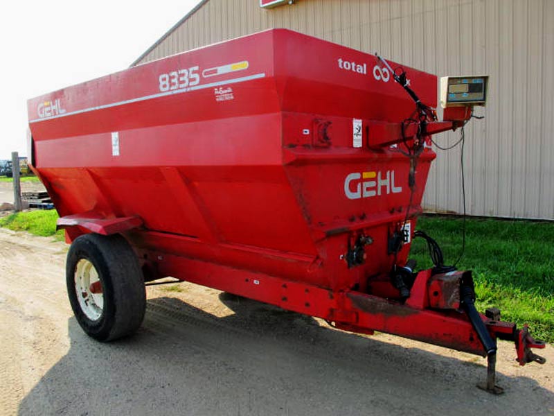 Gehl-8335-4-Auger-Feeder-Wagon-ID2776-1.