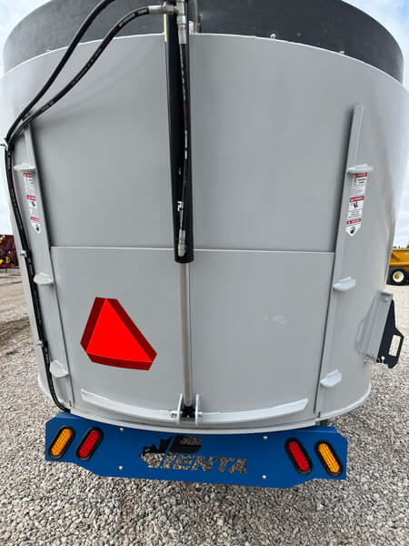 Penta-6730-Vertical-Mixer-Wagon