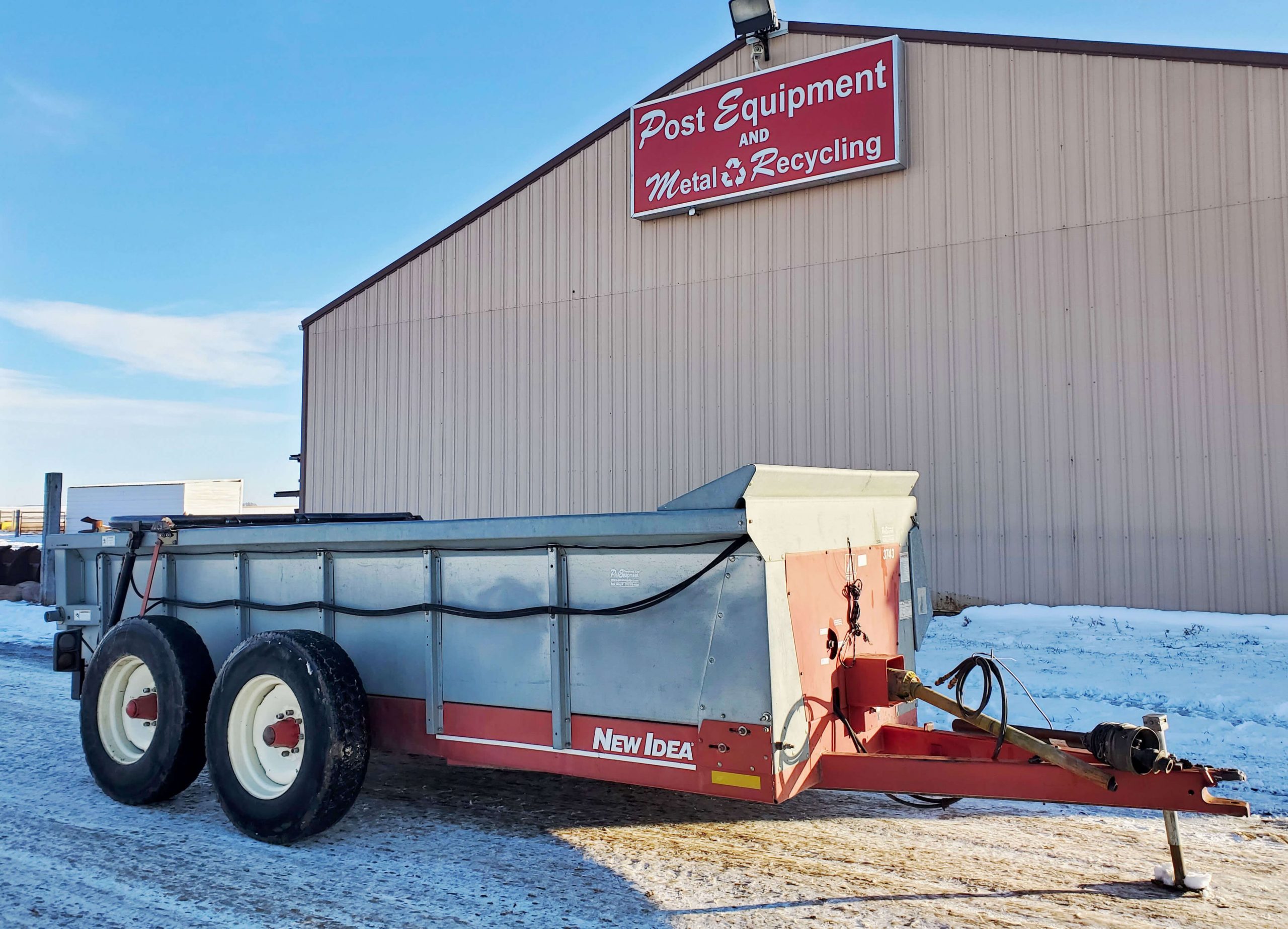 New Idea 3743 Manure Spreader for sale @ Post Equipment