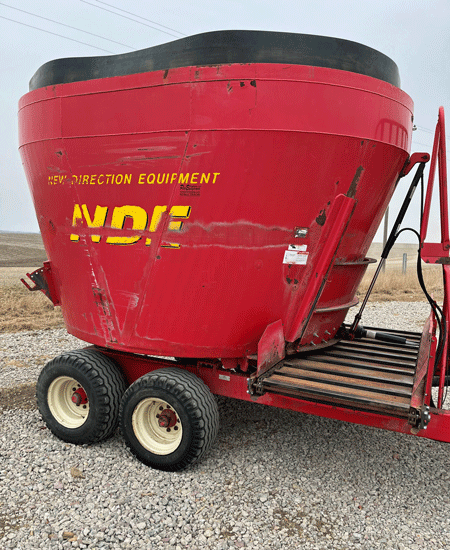 NDE-804-Vertical-Mixer-Wagon
