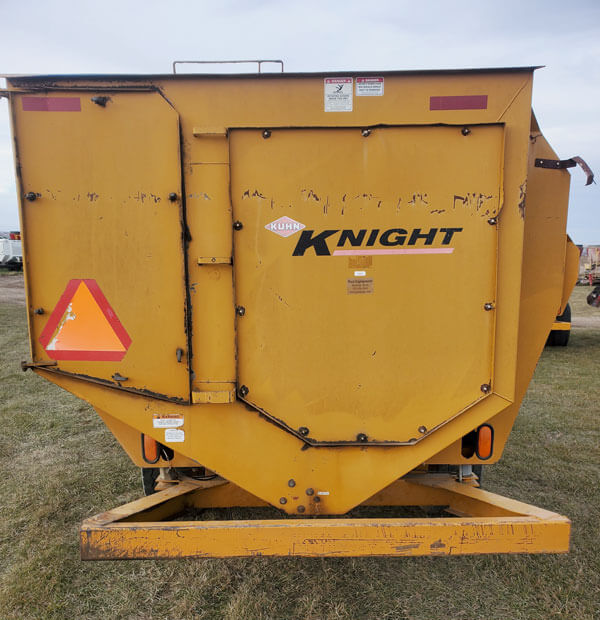 Knight-3042-Reel-Mixer-Wagon