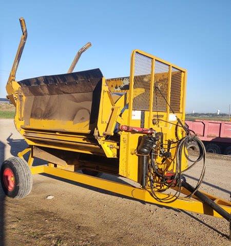 Haybuster-2650-Bale-Processor