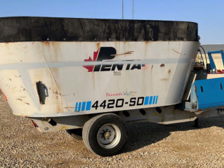 2011-Penta-4420-Vertical-Mixer-Wagon