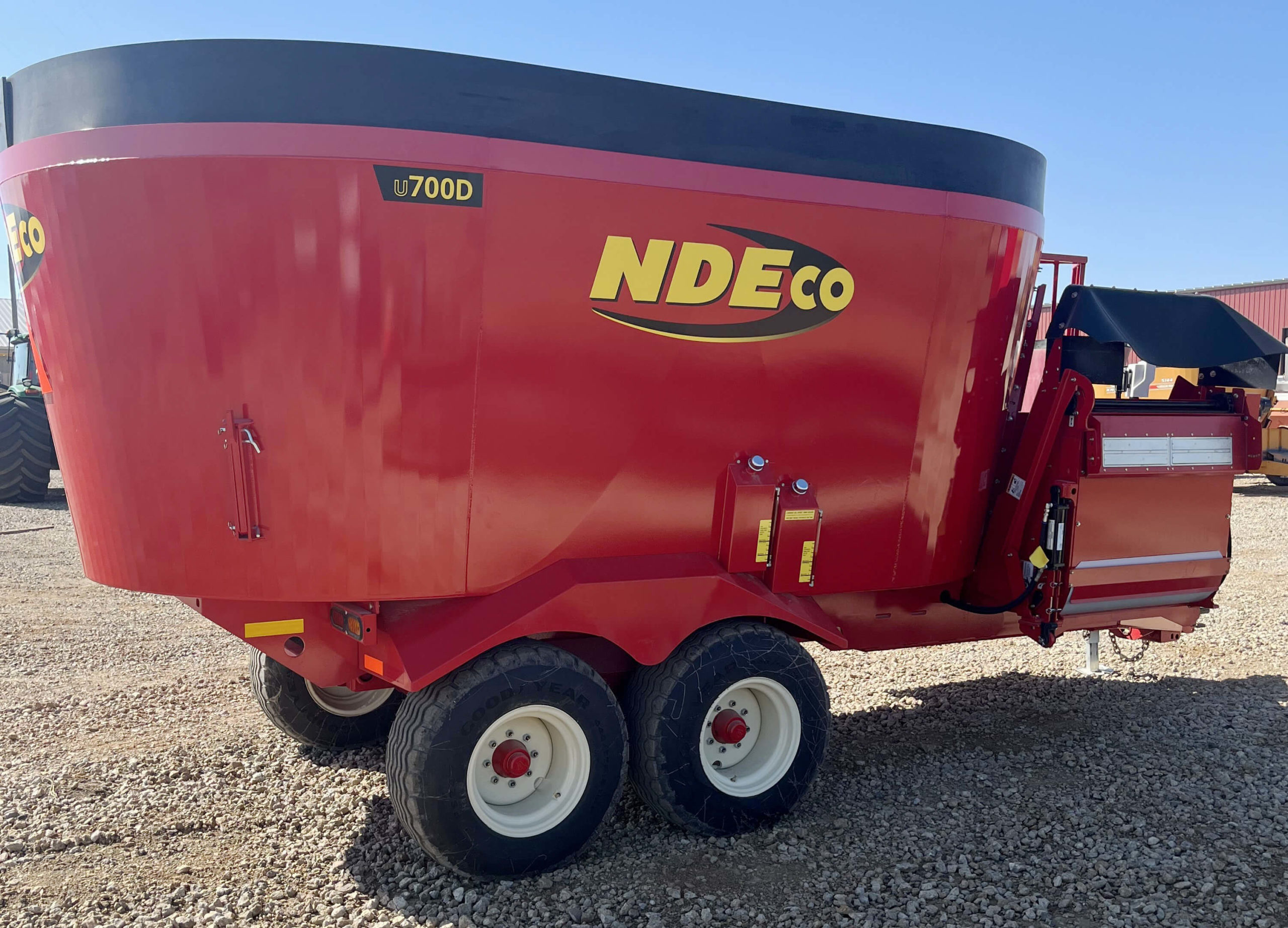 NDE-U700-Vertical-Mixer-Wagon
