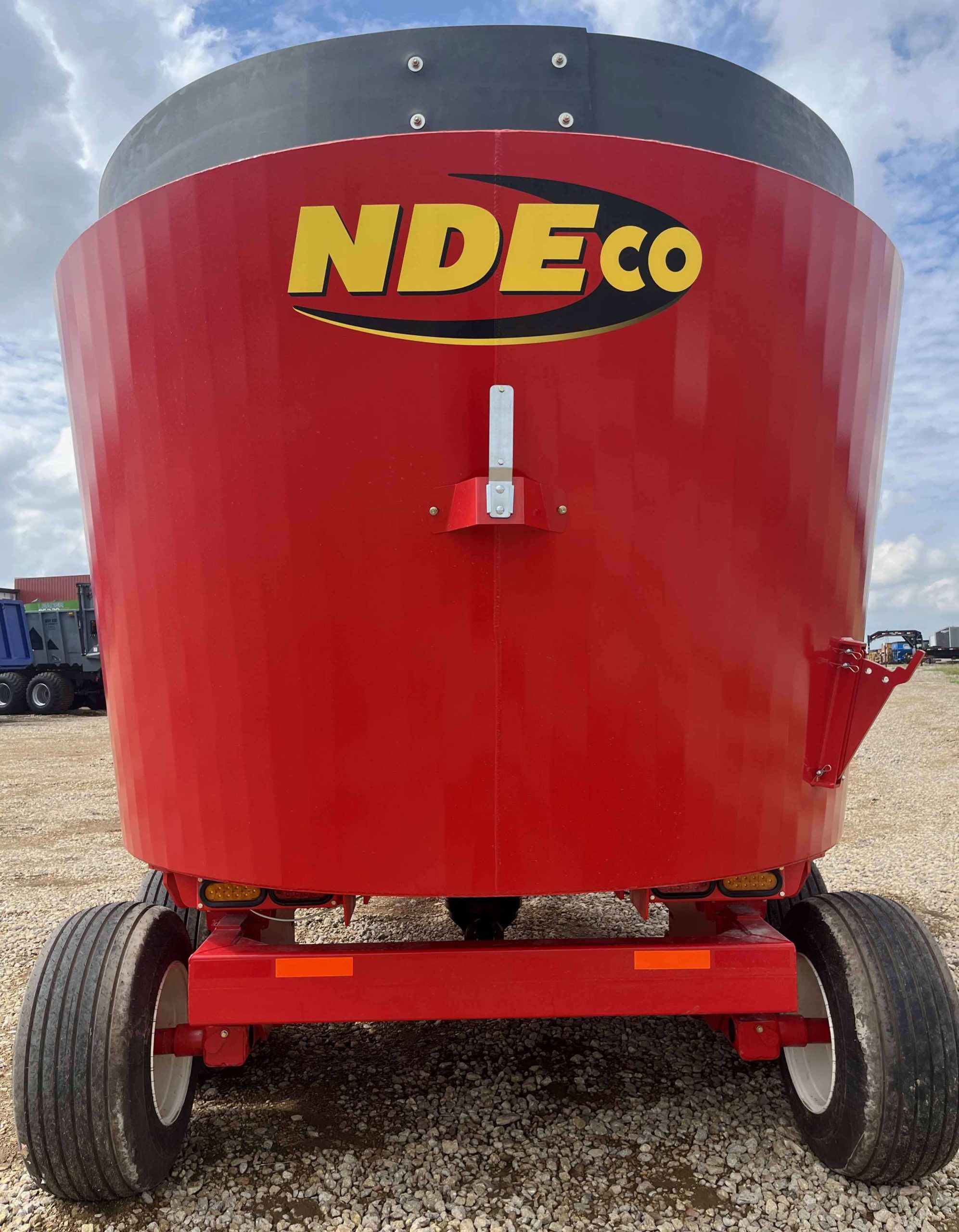 NDEco-FS500L-Vertical-Mixer-Wagon