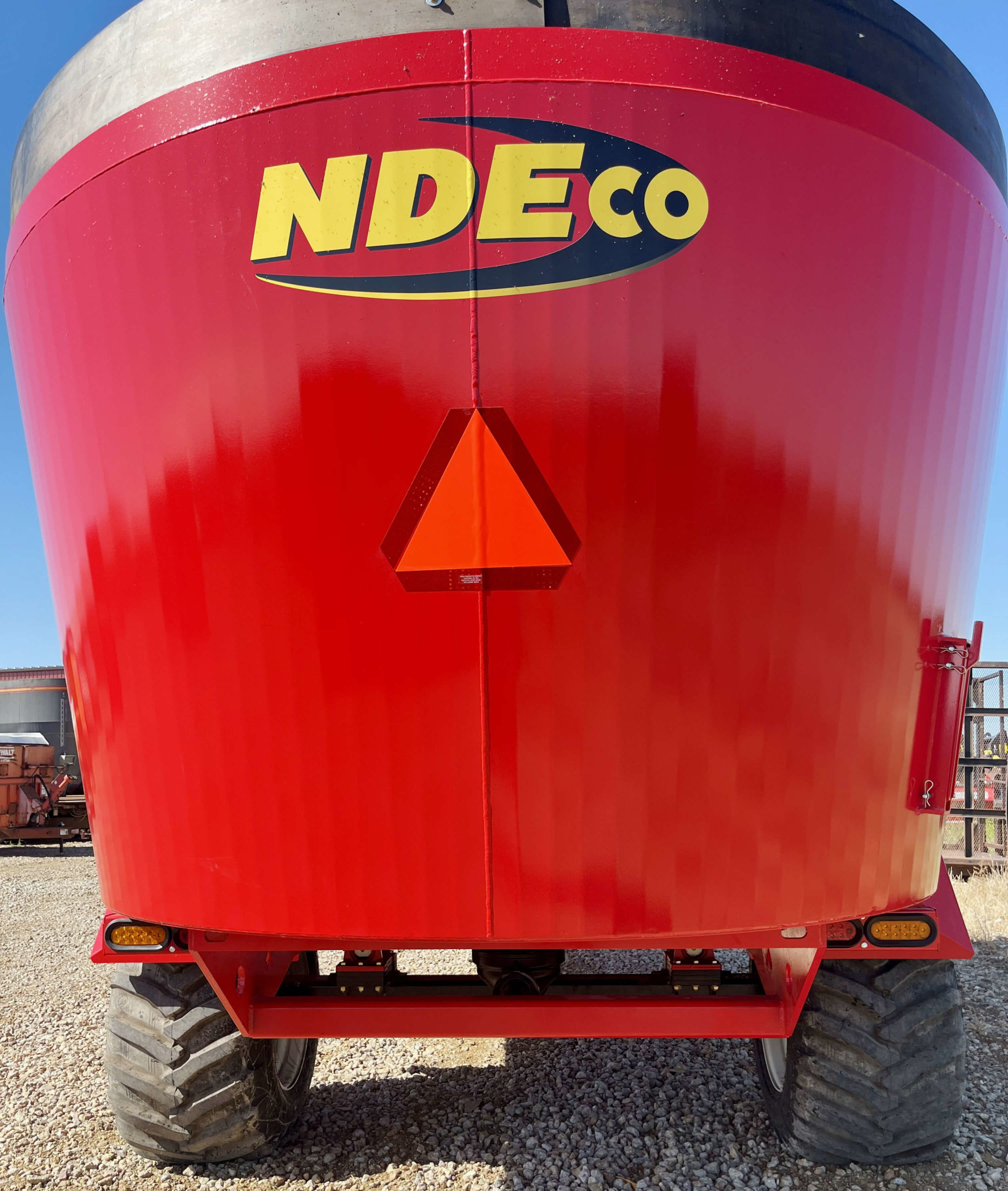 NDEco-U850-Vertical-Mixer-Wagon