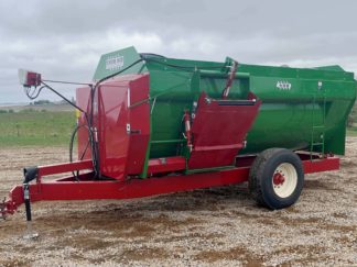 Farm-Aid-430-Reel-Mixer-Wagon