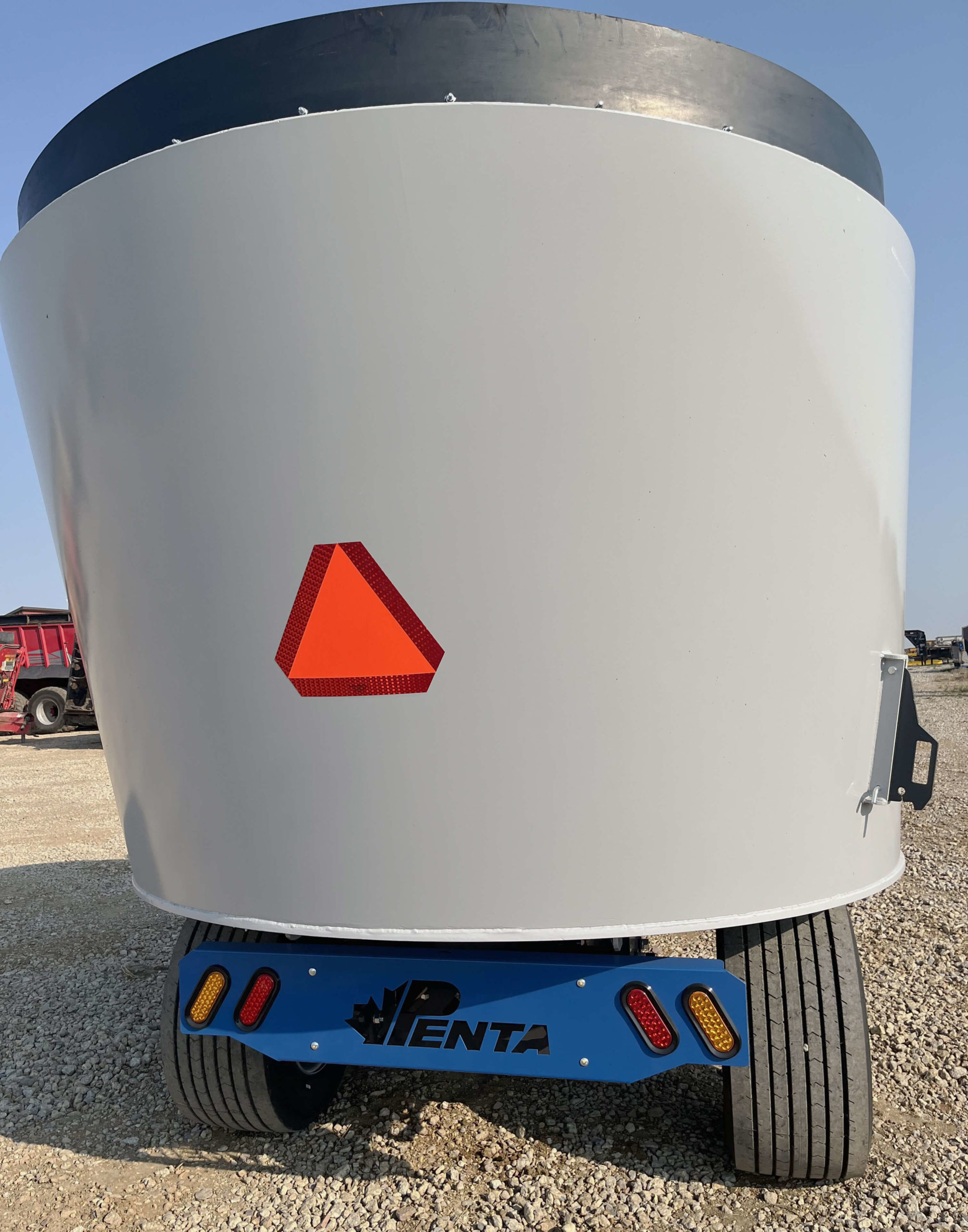 Penta-4930-Vertical-Mixer-Wagon