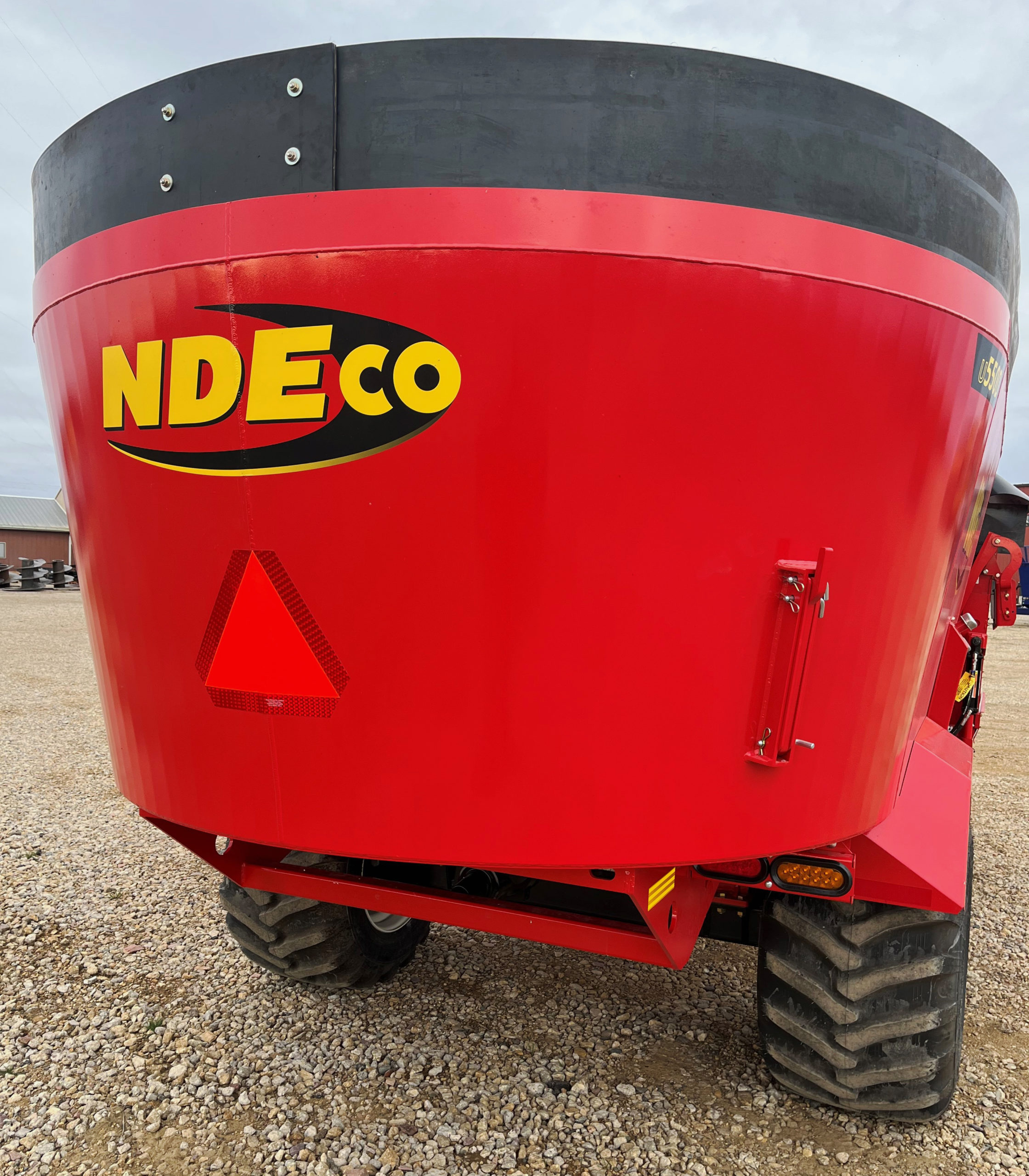 NDEco-U550D-Vertical-Mixer-Wagon