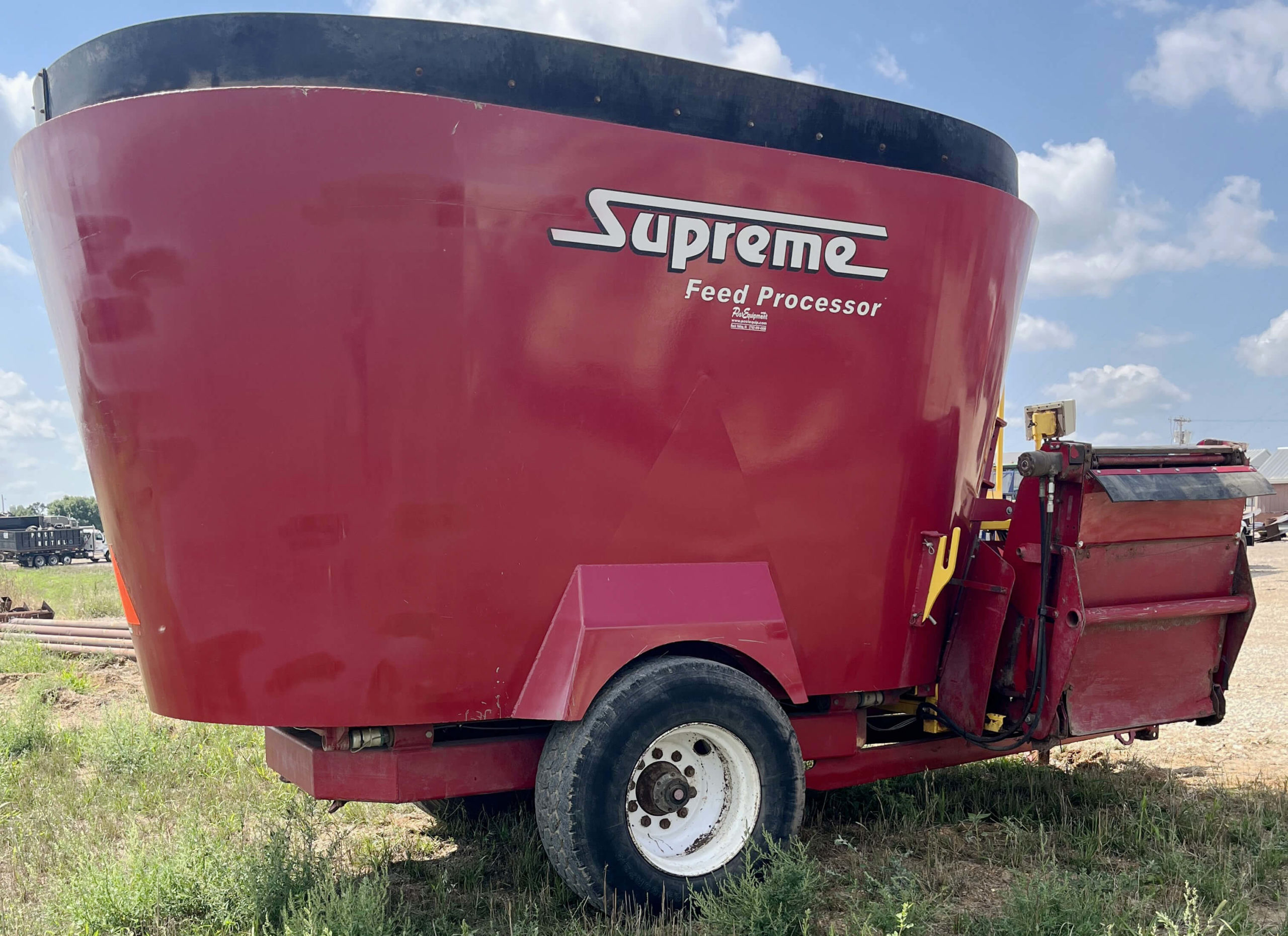 Supreme-700T-Vertical-Mixer-Wagon