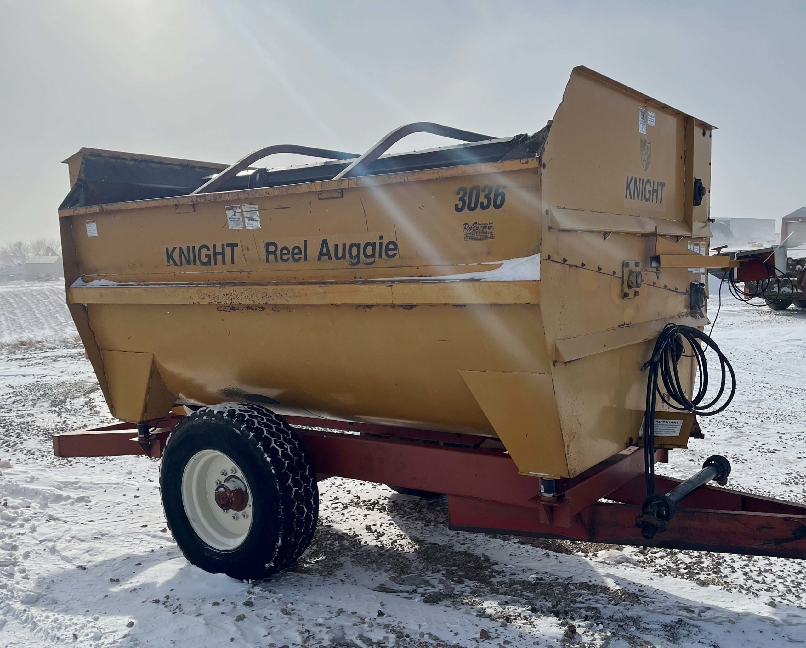 Knight-3036-Reel-Mixer-Wagon