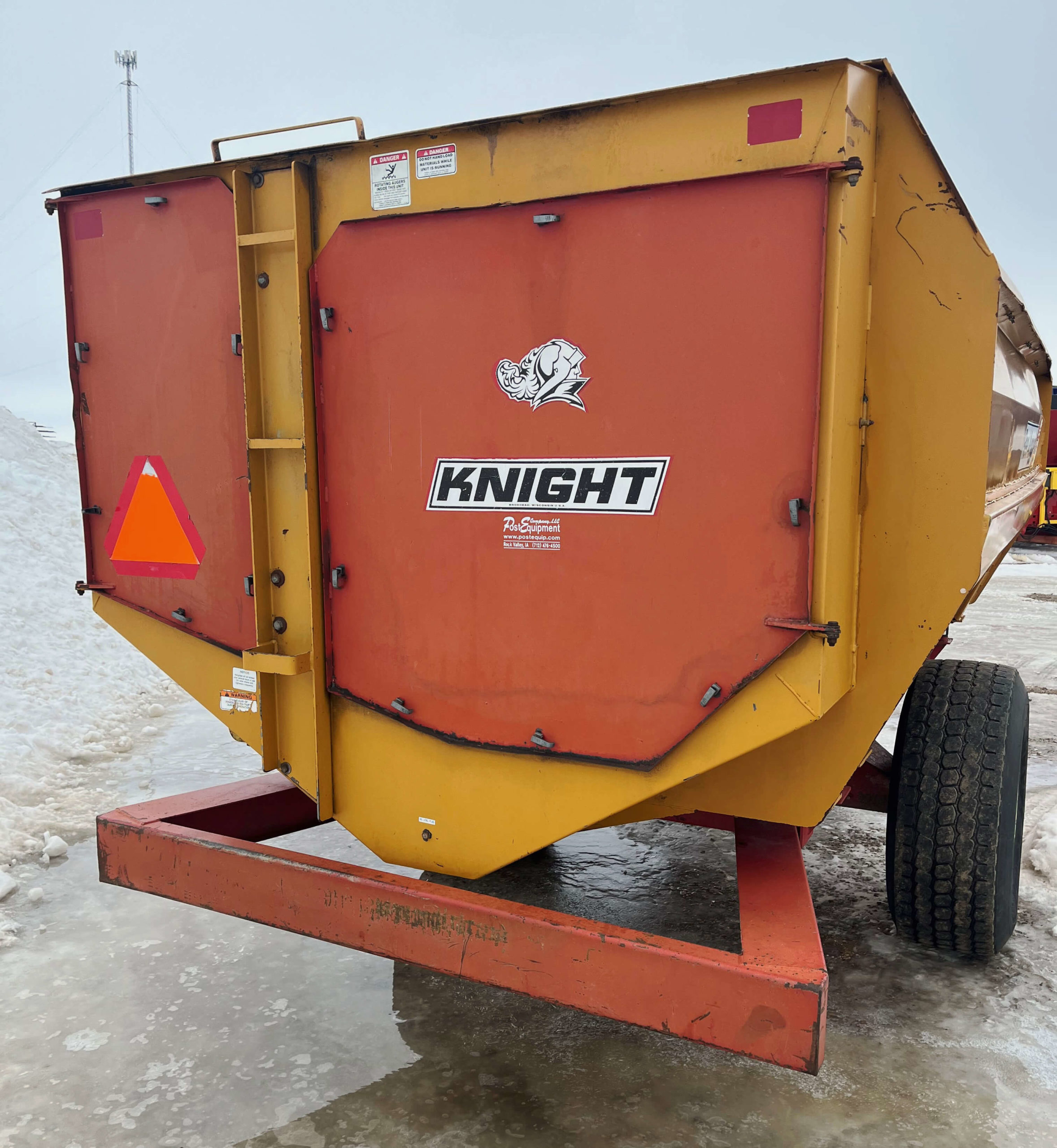 Knight-3575-Reel-Mixer-Wagon