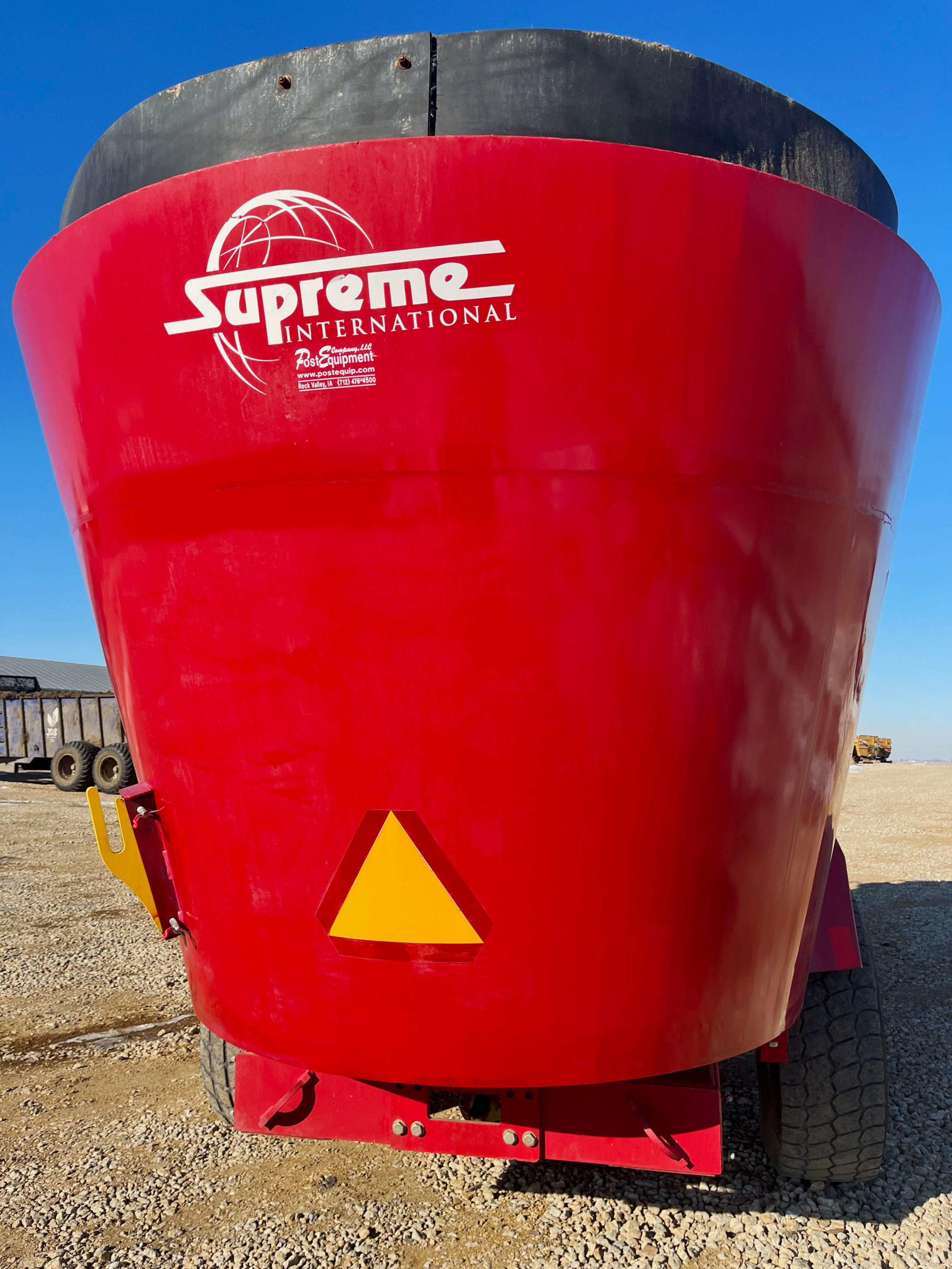 2018-Supreme-600T-Vertical-Mixer-Wagon
