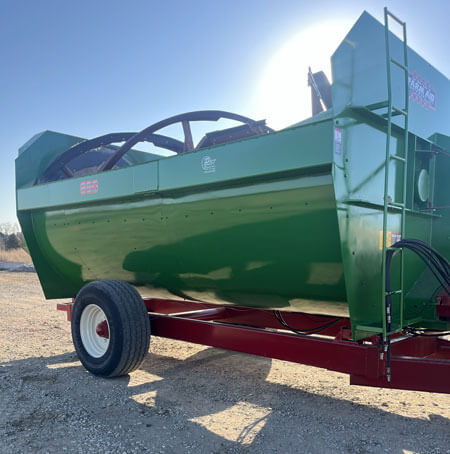 Farm Aid 680 Reel Mixer Wagon - Image 3