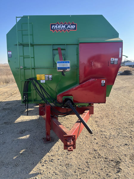 Farm Aid 680 Reel Mixer Wagon - Image 2