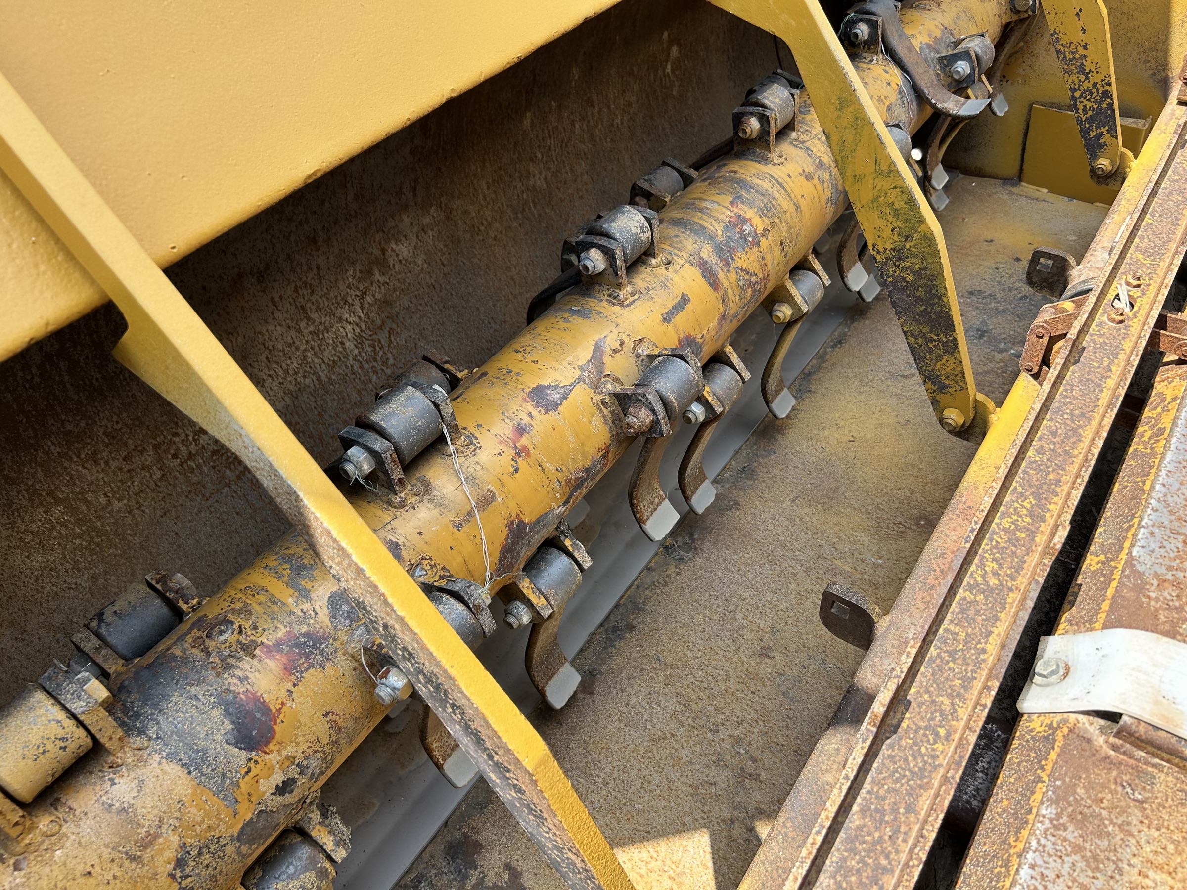 Haybuster 2650 Bale Processor - Image 11