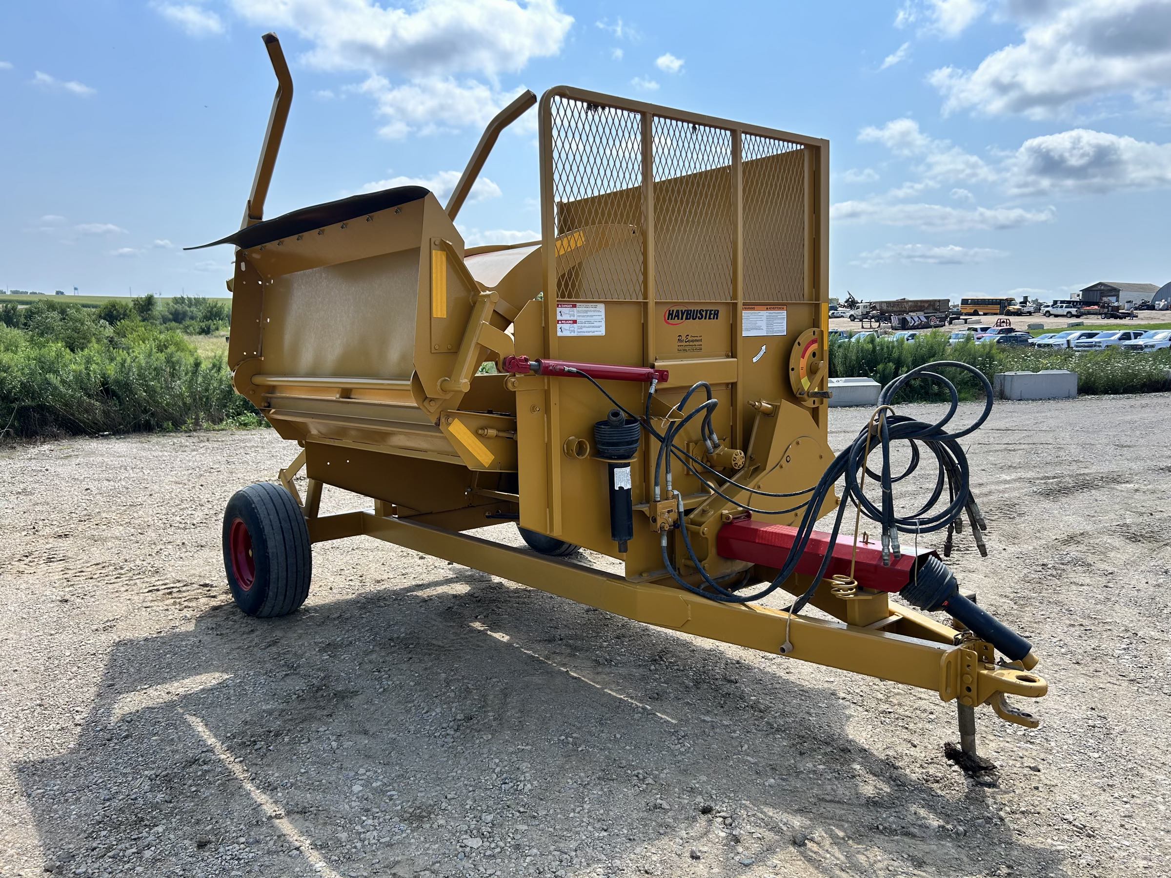 Haybuster 2650 Bale Processor - Image 3
