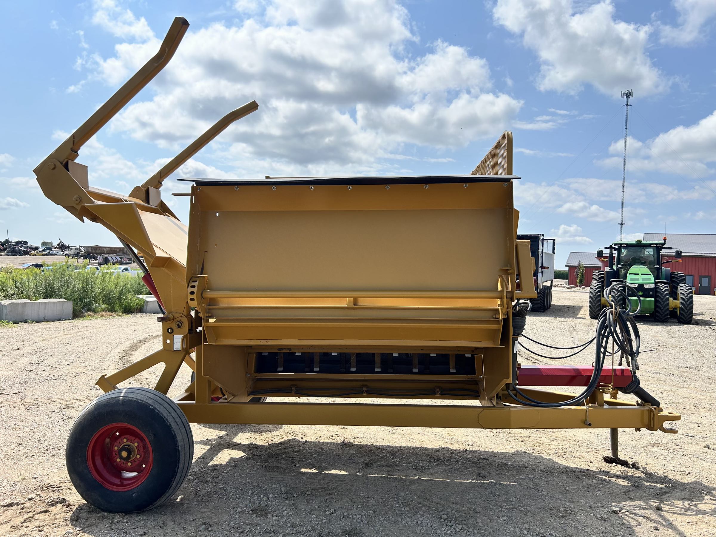 Haybuster 2650 Bale Processor - Image 4