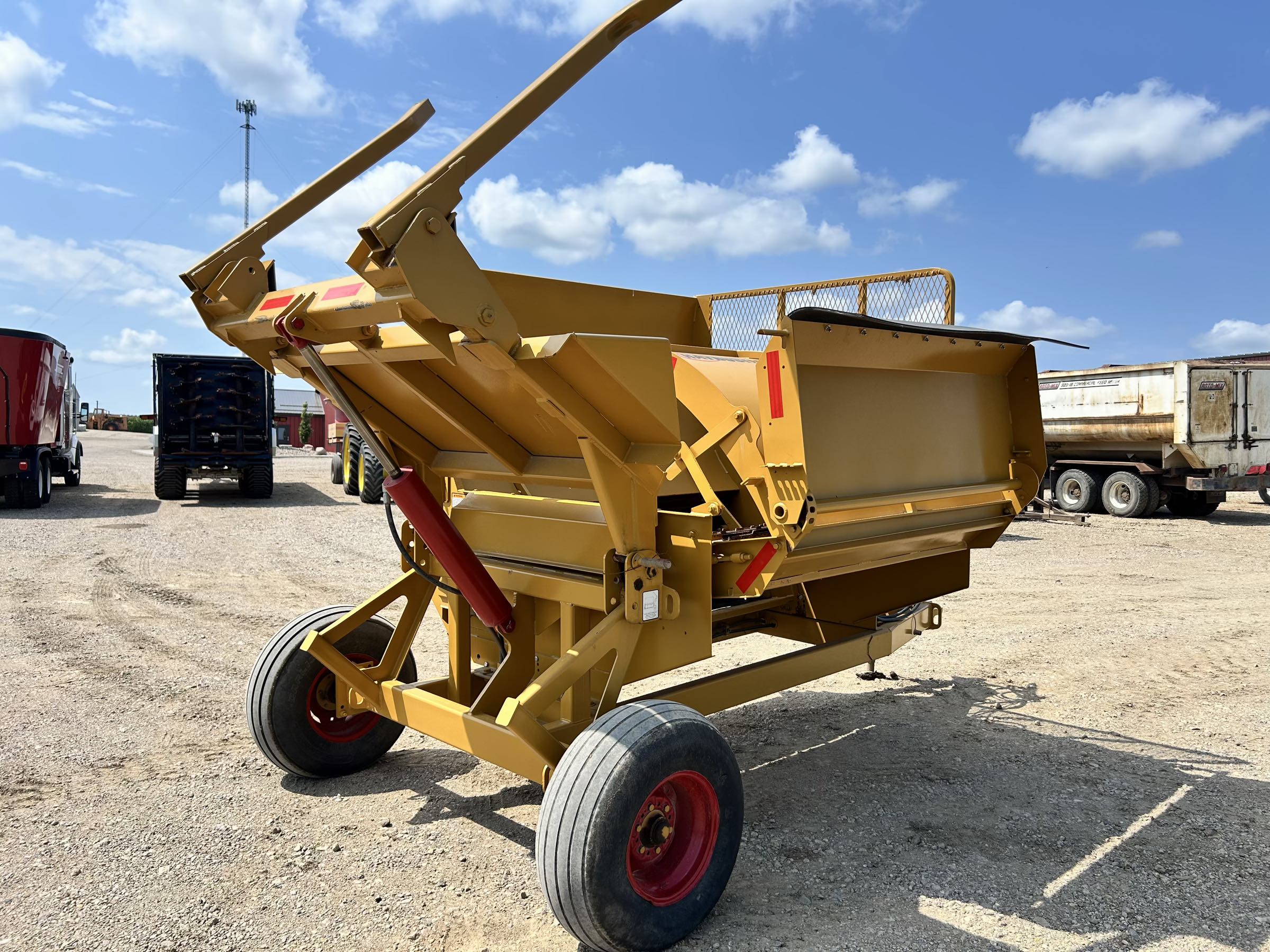 Haybuster 2650 Bale Processor - Image 5