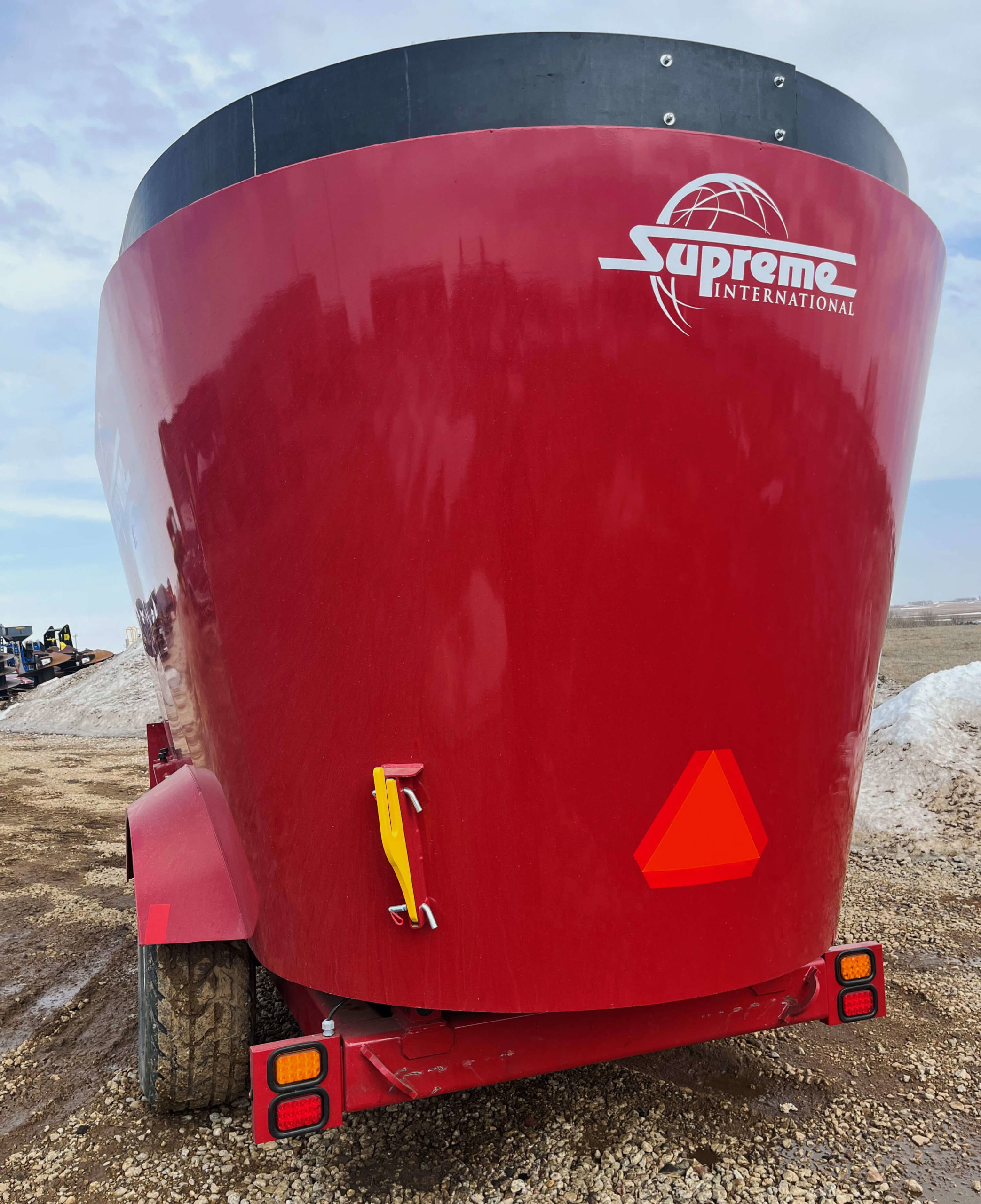 Supreme-800T-Vertical-Feed-Mixer