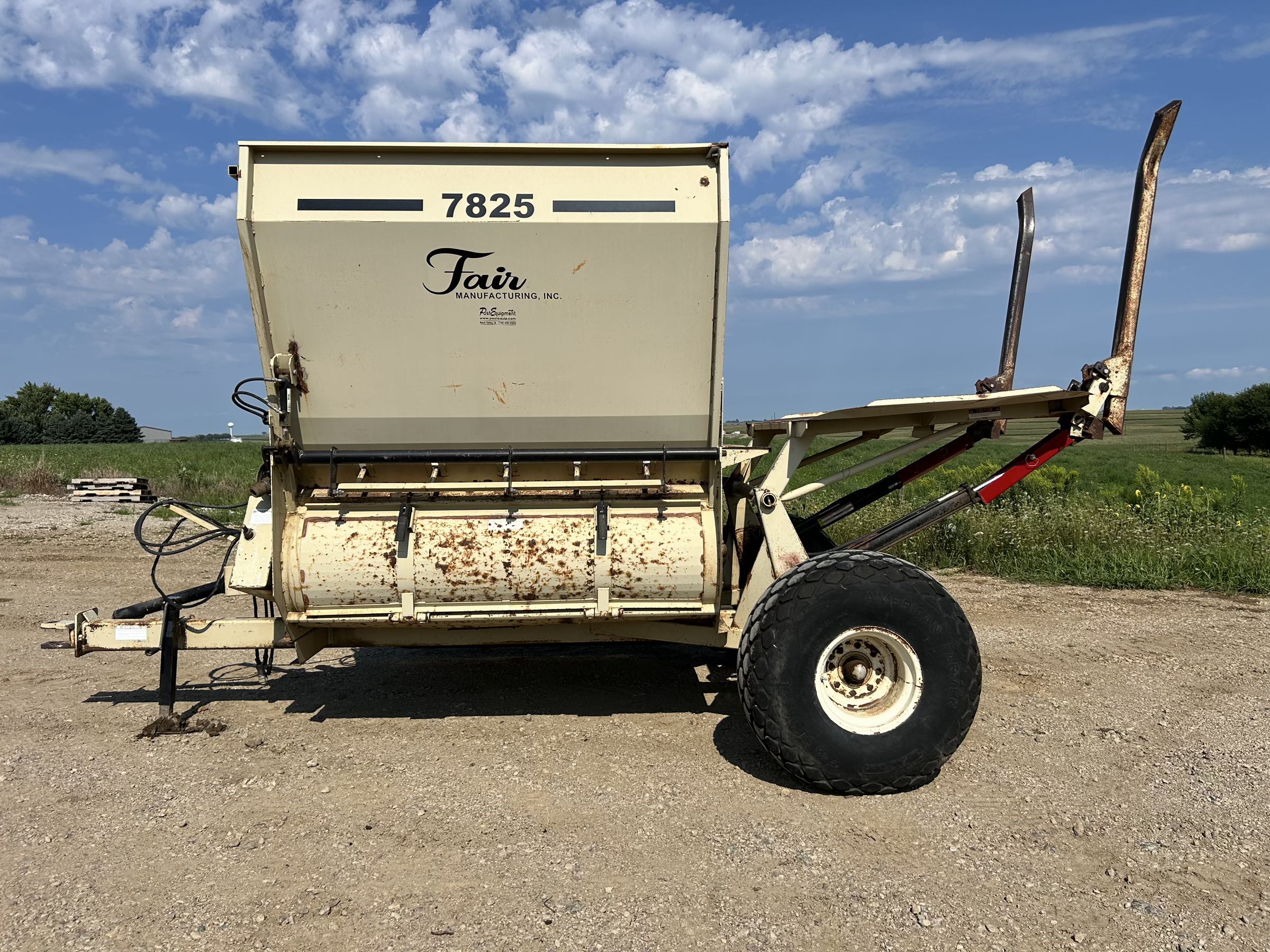 Fair 7825 Bale Shredder - Image 8