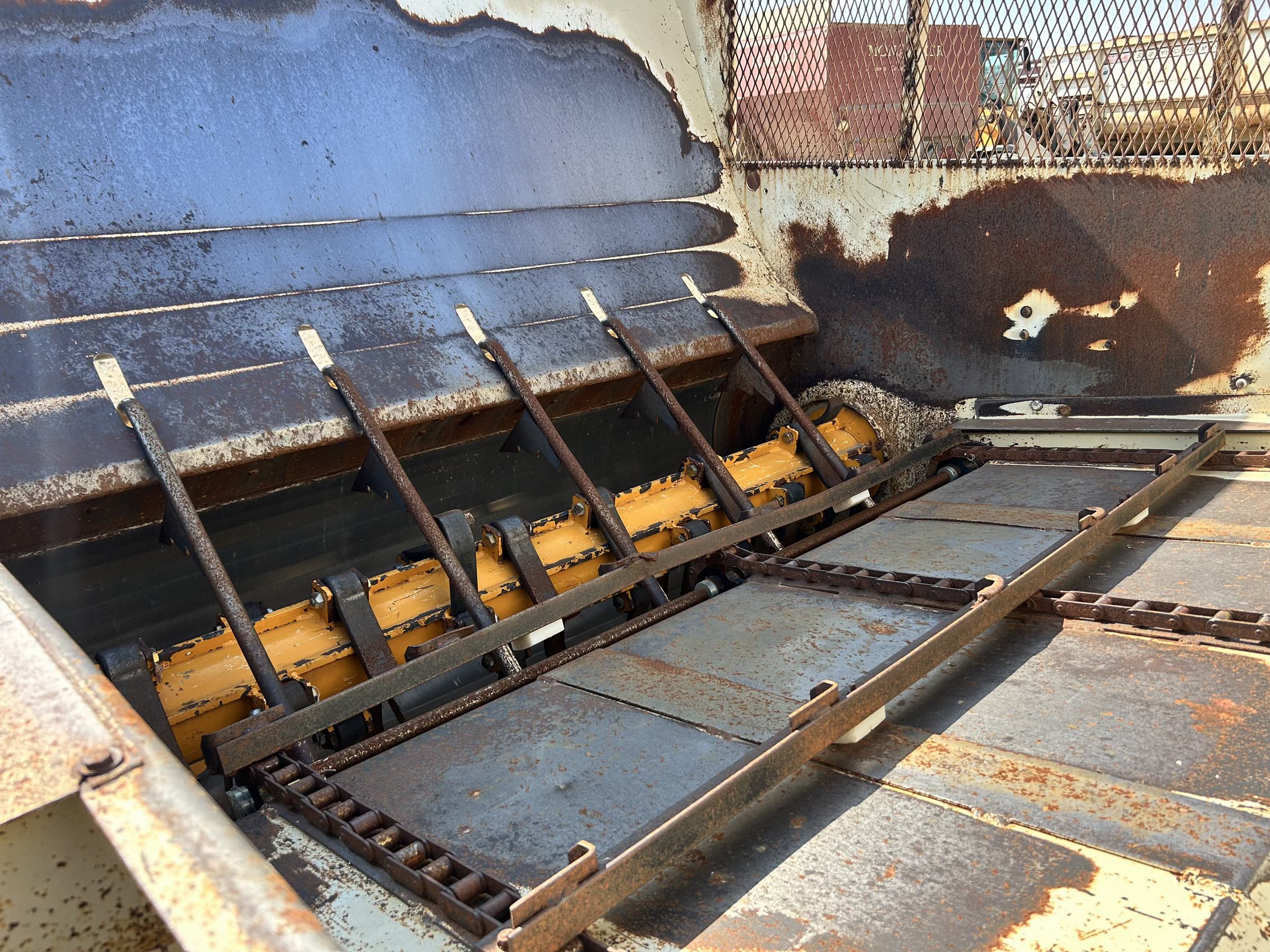 Fair 7825 Bale Shredder - Image 9