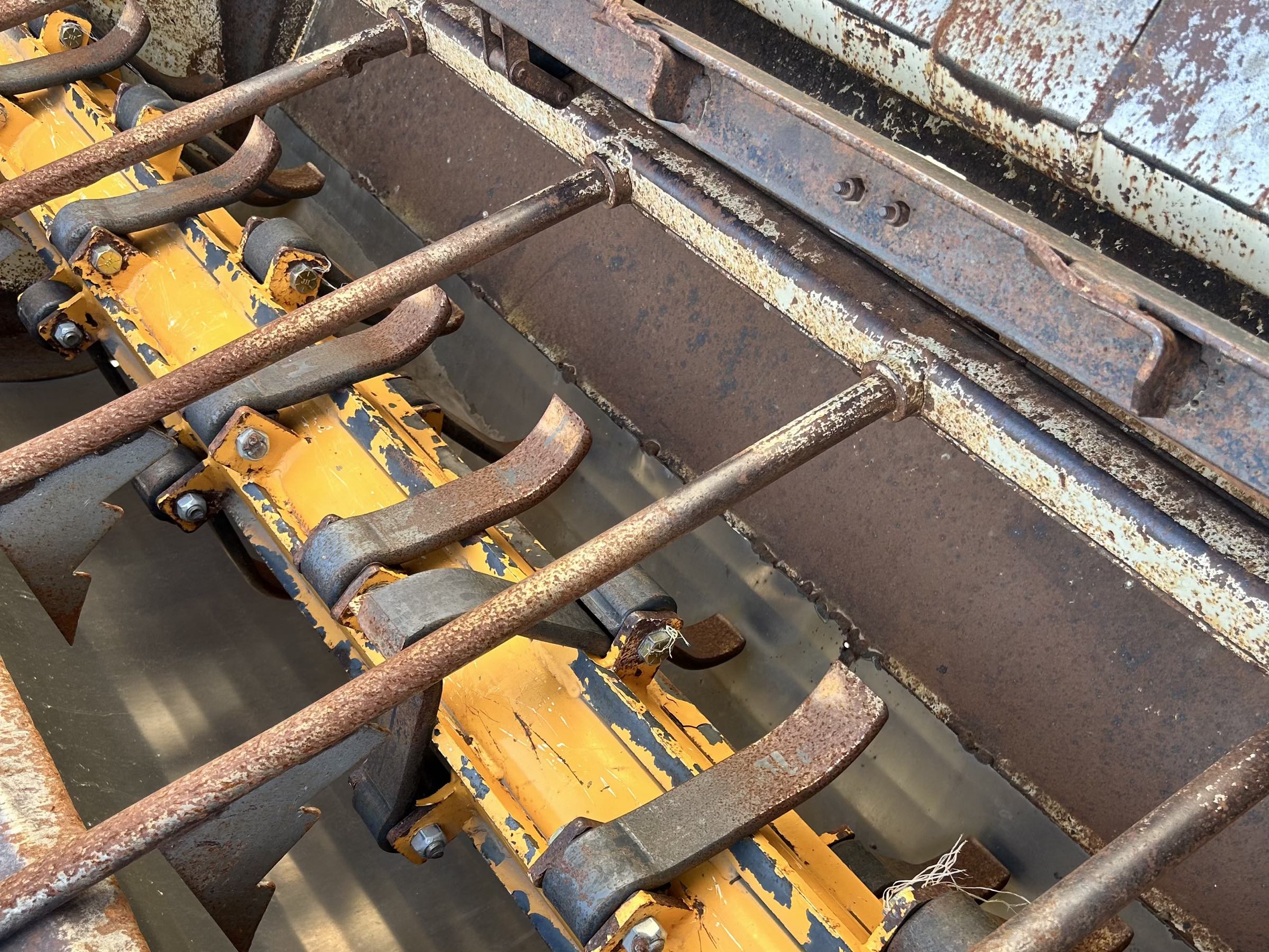 Fair 7825 Bale Shredder - Image 11