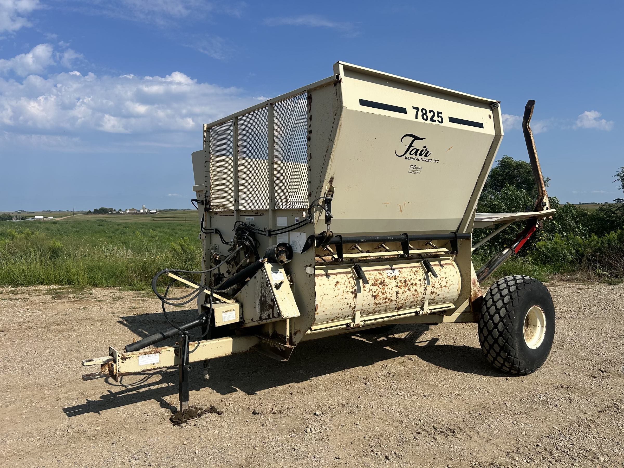 Fair 7825 Bale Shredder