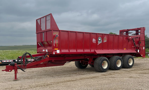 ***Consigned*** Meyer 9530 Vertical Beater Manure Spreader