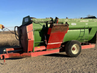 Farm Aid 430 Reel Mixer Wagon