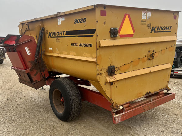 Knight 3025 Reel Mixer Wagon - Image 4