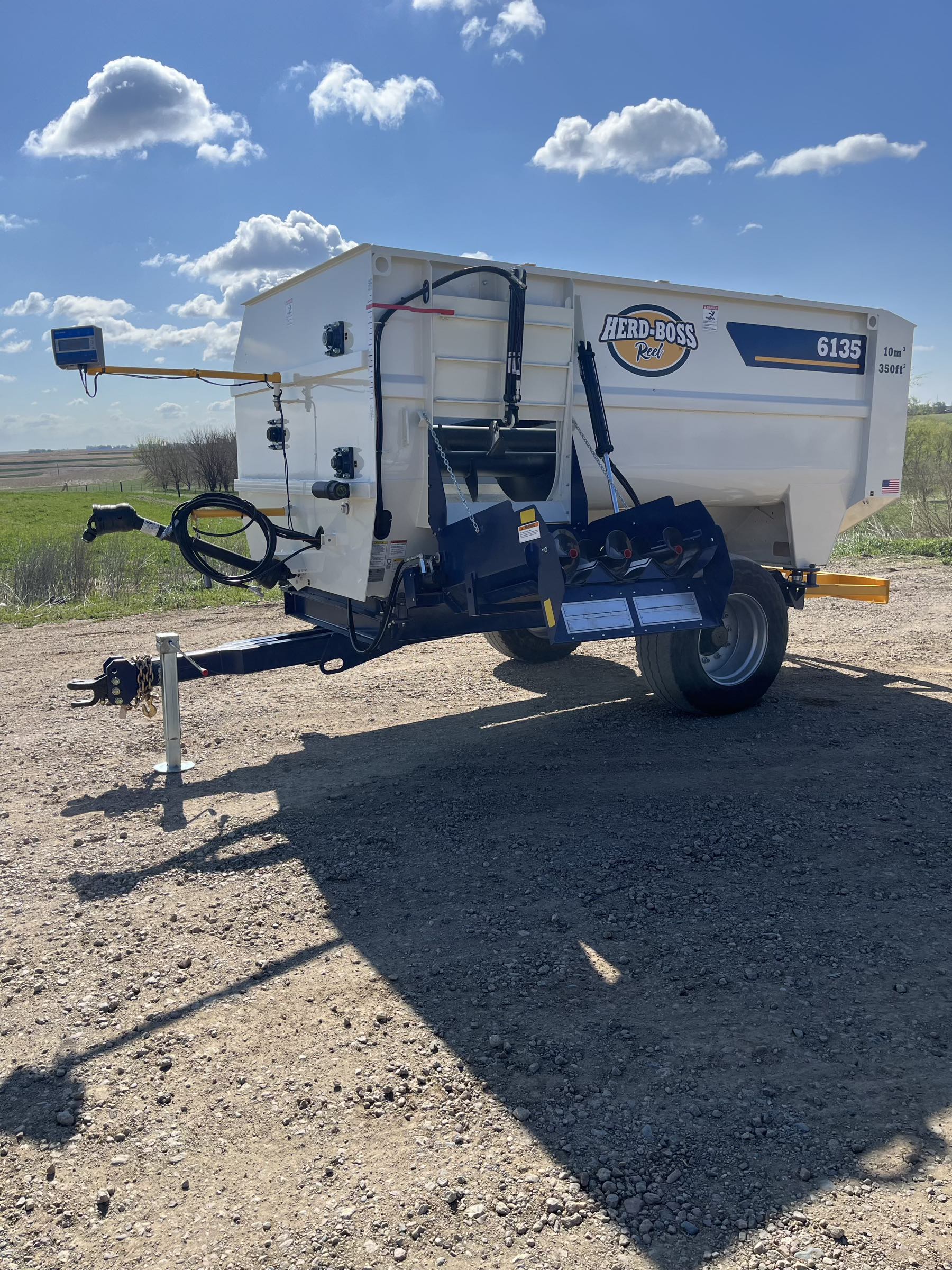 HERD-BOSS-6135-REEL-MIXER-1 ***NEW*** Herd-Boss 6135 Reel Feed Mixer