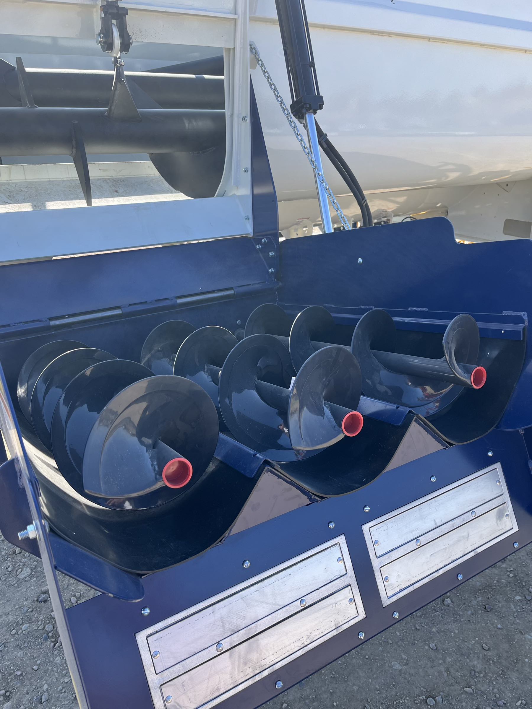 ***NEW*** Herd-Boss 6135 Reel Feed Mixer - Image 8