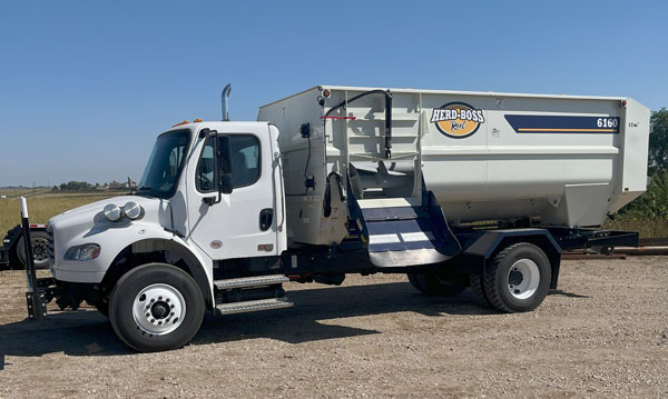 ***NEW*** Herd-Boss 6160 Reel Feed Mixer Mounted on a Freightliner Truck