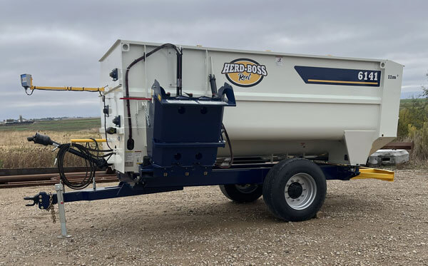 ***NEW*** Herd-Boss 6141 Reel Feed Mixer
