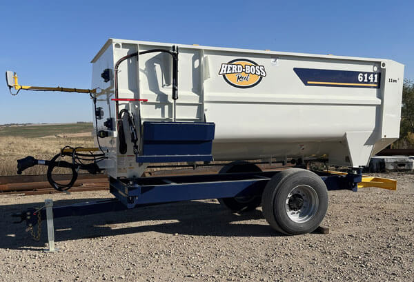 ***NEW*** Herd-Boss 6141 Reel Feed Mixer