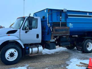 SAC 6160 Reel Feed Mixer Mounted on an 2015 IH 7400 Truck