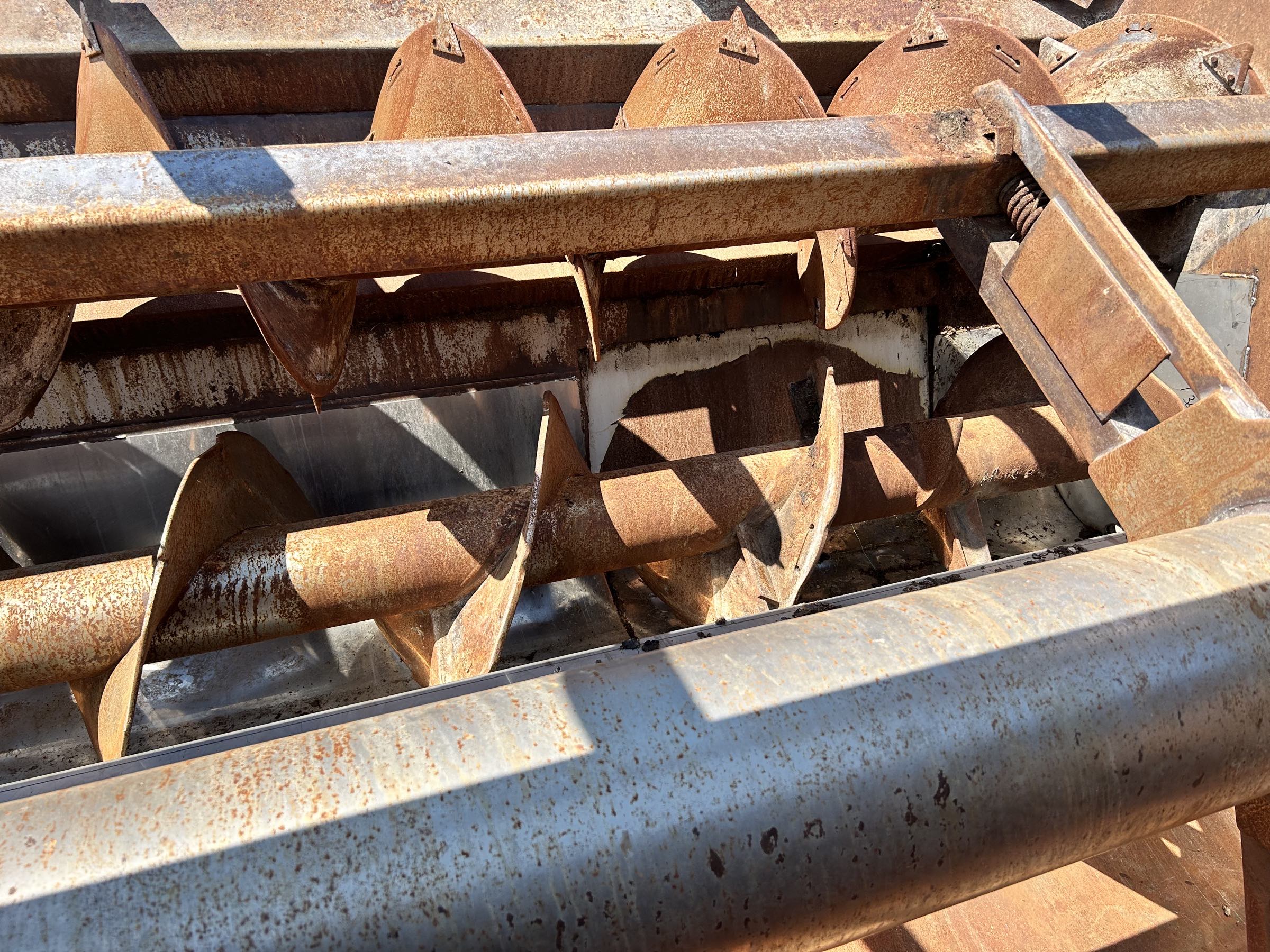 Kuhn Knight 3070 Reel Feed Mixer - Image 11