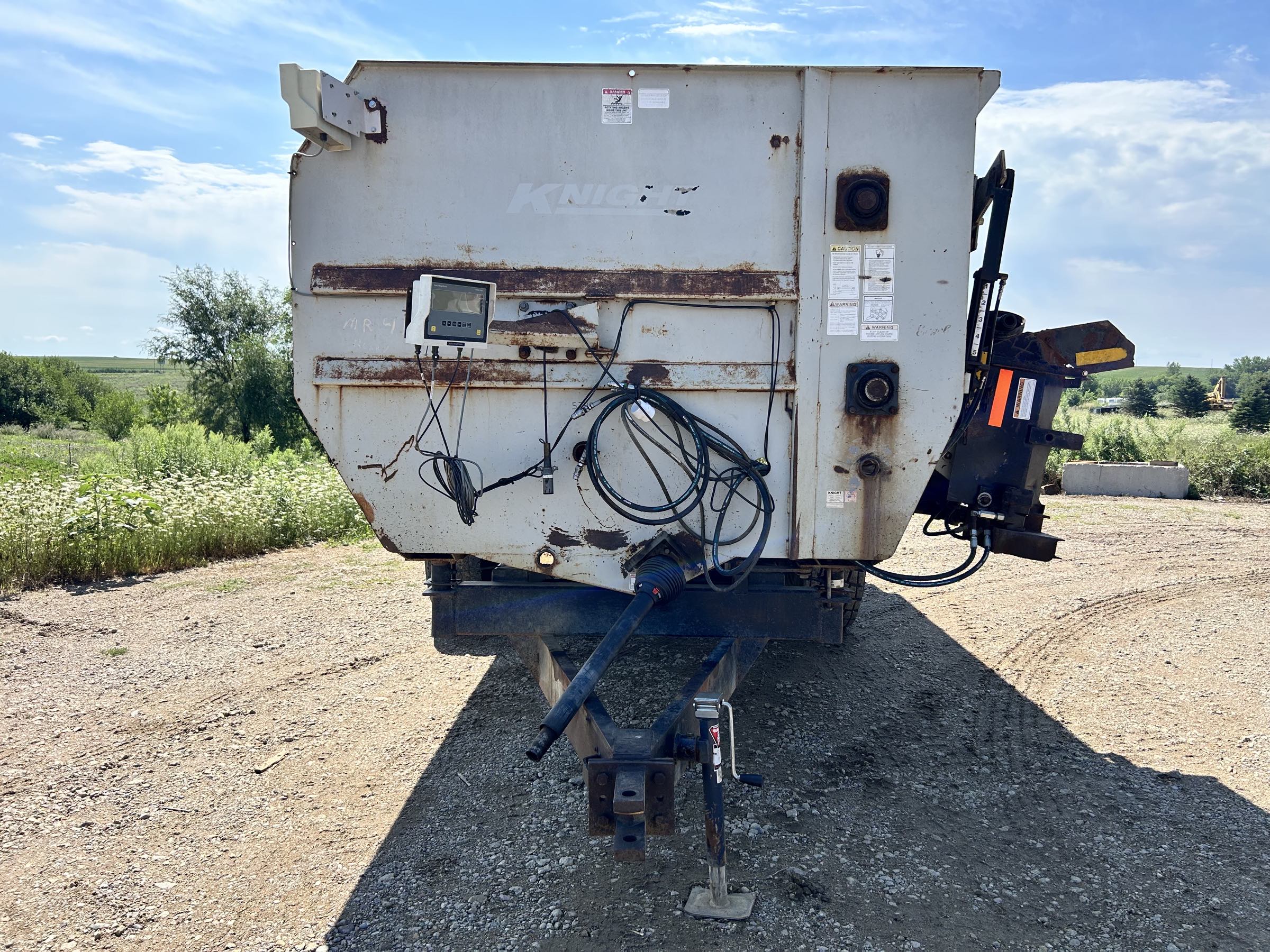 Kuhn Knight 3070 Reel Feed Mixer - Image 2