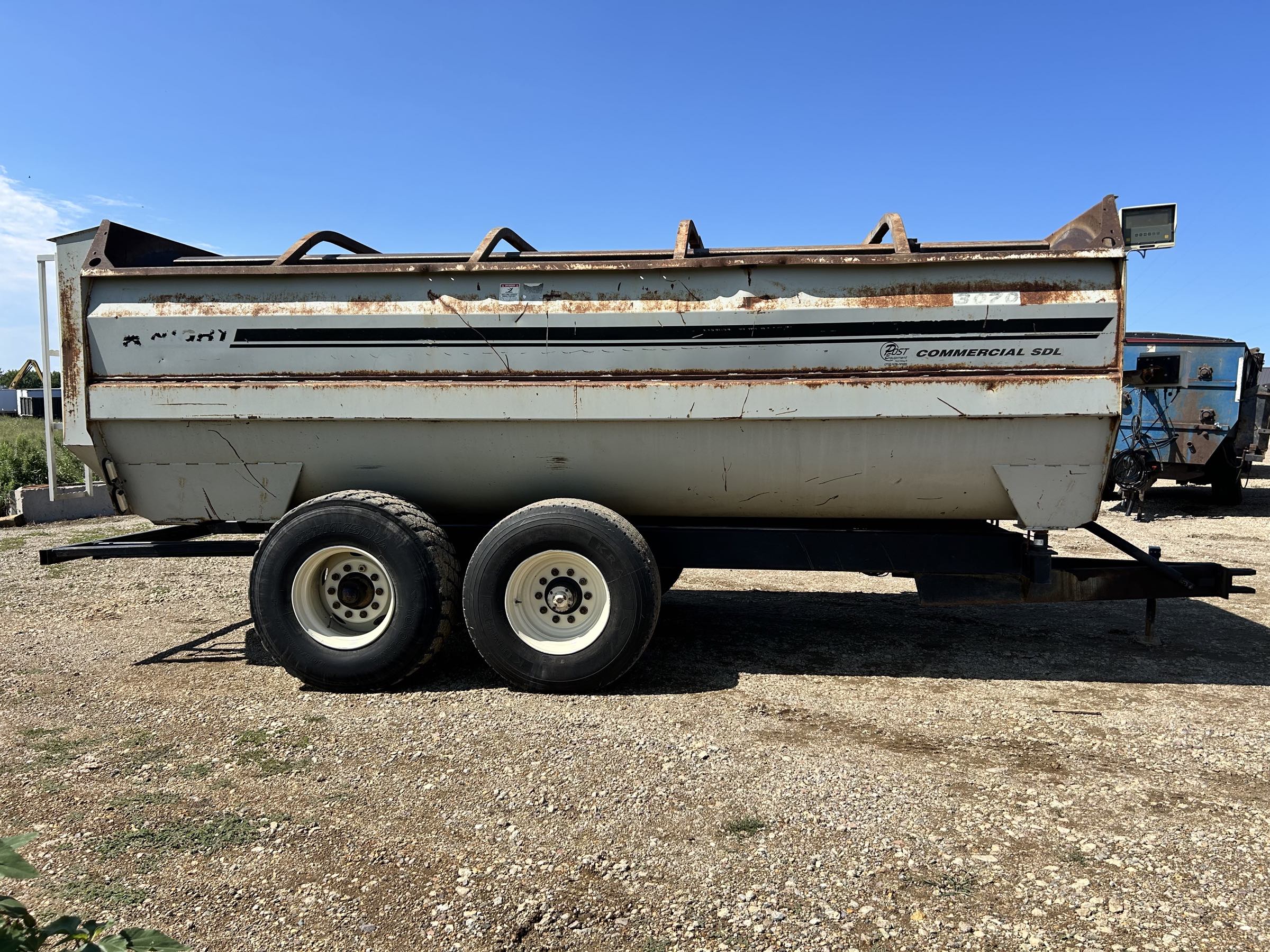 Kuhn Knight 3070 Reel Feed Mixer - Image 4
