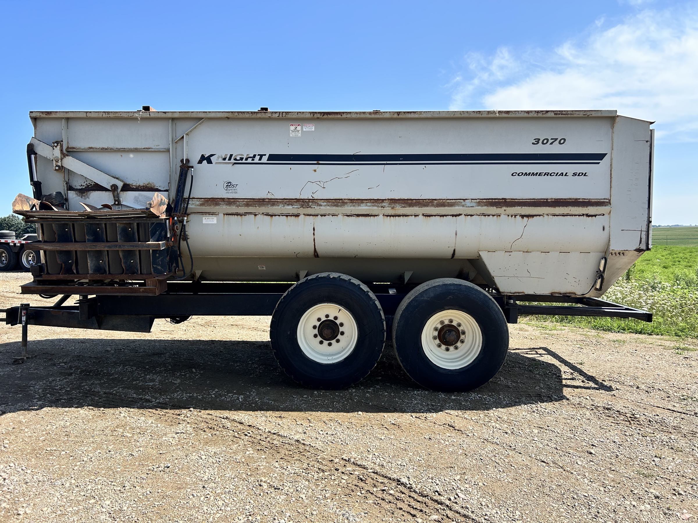 Kuhn Knight 3070 Reel Feed Mixer - Image 8