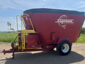 Supreme 600T Vertical Feed Mixer