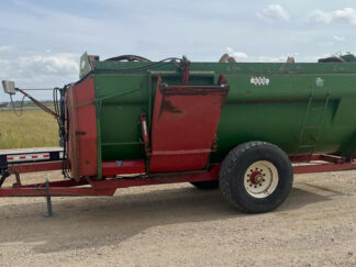 Farm Aid 430 Reel Feed Mixer