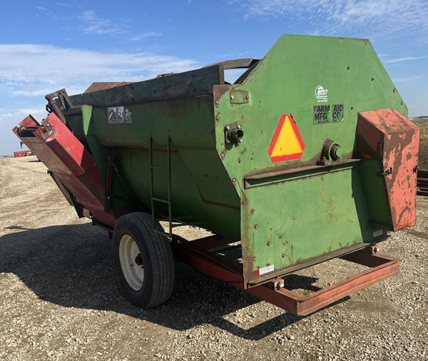 Farm Aid 340 Reel Feed Mixer - Image 4
