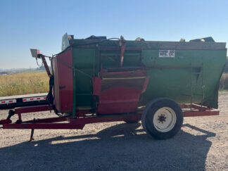 ***Consigned*** Farm Aid 340 Reel Feed Mixer