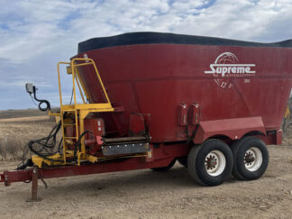 Supreme 1200T Vertical Feed Mixer
