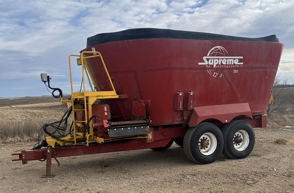 Supreme 1200T Vertical Feed Mixer
