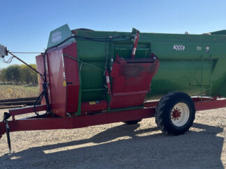 Farm Aid 430 Reel Feed Mixer