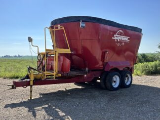 Supreme 1200T Vertical Feed Mixer